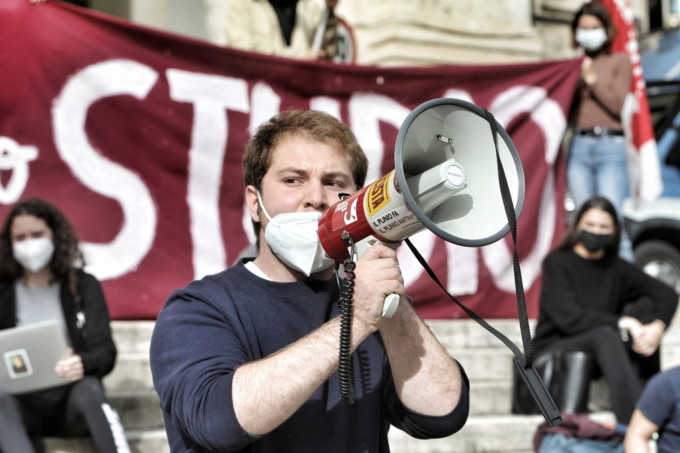 Studenti, flash mob al ministero:
