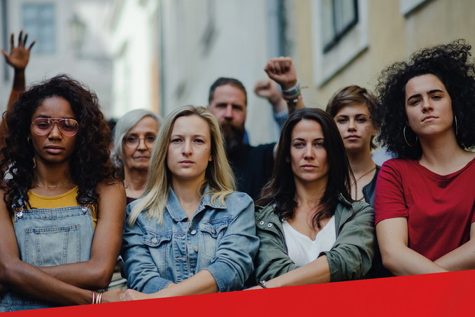 La via Maestra: in corteo contro la violenza sulle donne